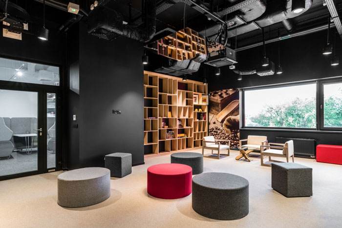 蘇州辦公室裝修中員工休息區(qū)應(yīng)該如何設(shè)計？